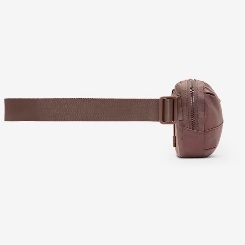 Nike Aura Crossbody Bag (2L) - Picture 8 of 11